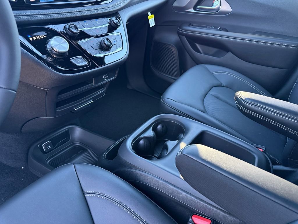 New 2026 Chrysler Pacifica Select FWD image 19