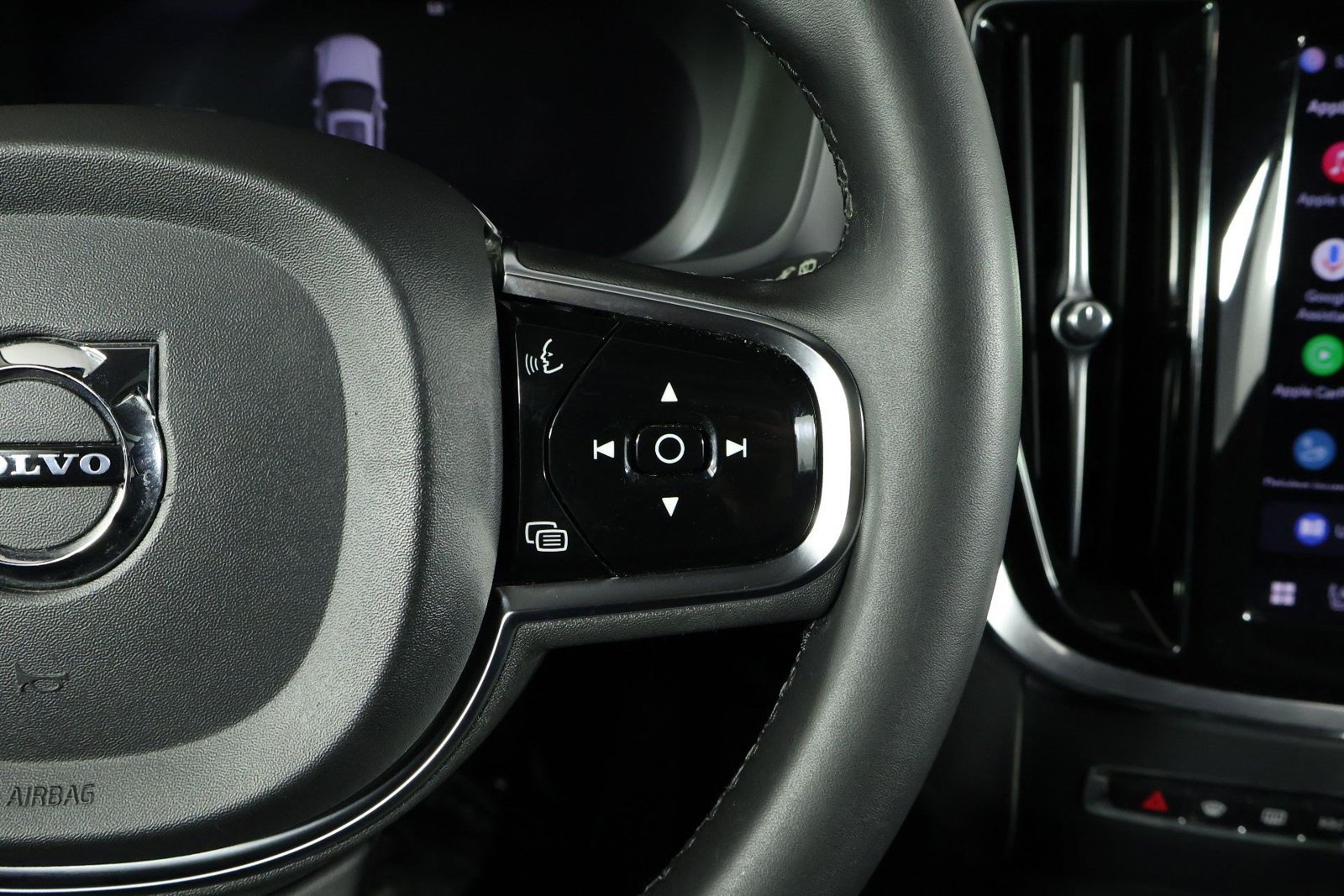 Certified 2024 Volvo V60 B5 Cross Country Ultimate w/ Protection Package Premier AWD/4WD image 11
