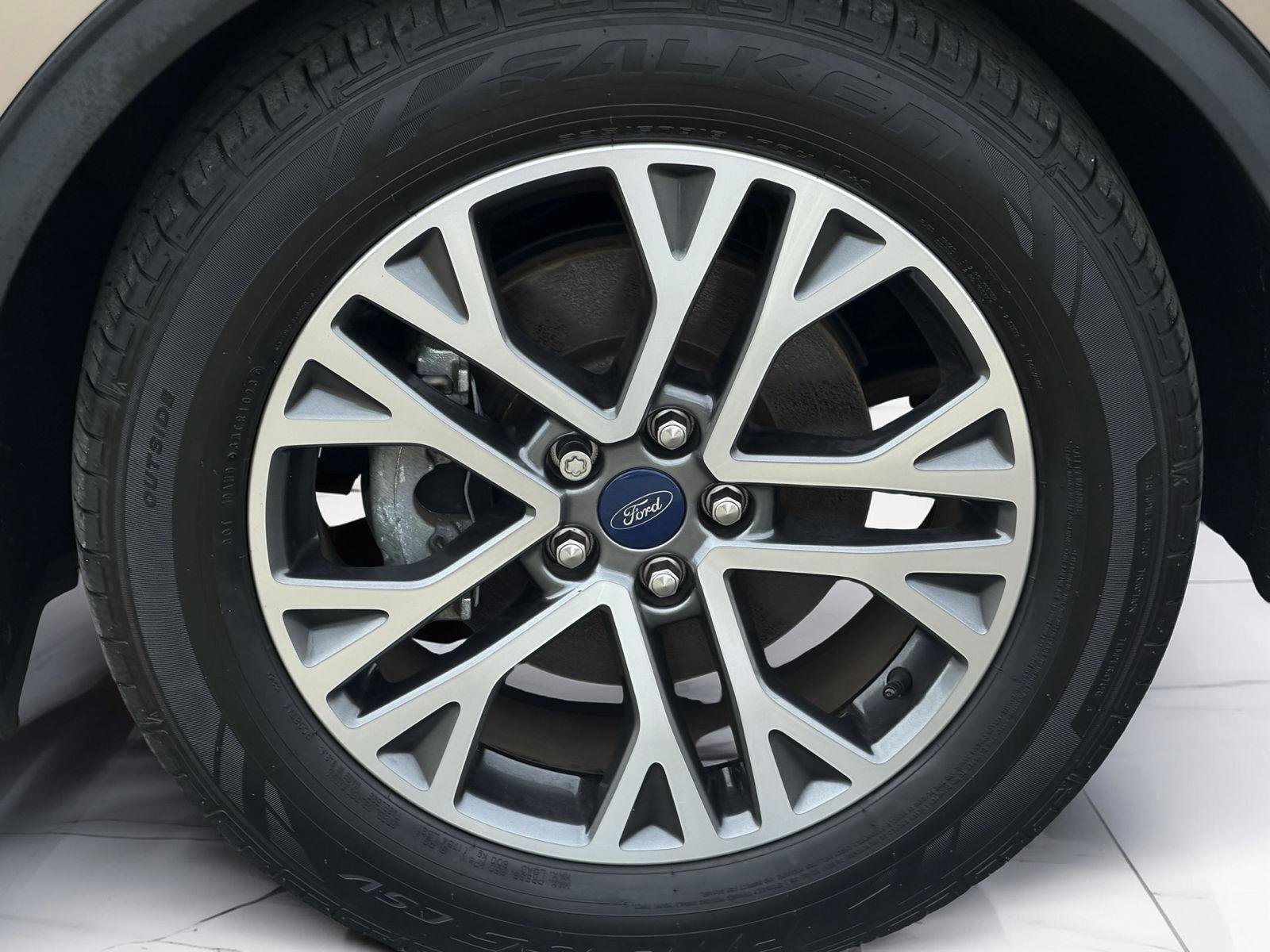 Used 2021 Ford Escape SEL w/ Technology Package image 6