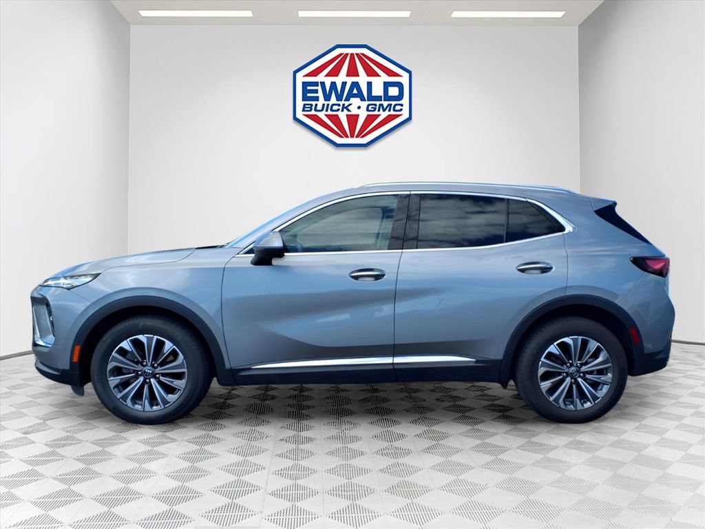 Certified 2025 Buick Envision Preferred AWD/4WD image 3
