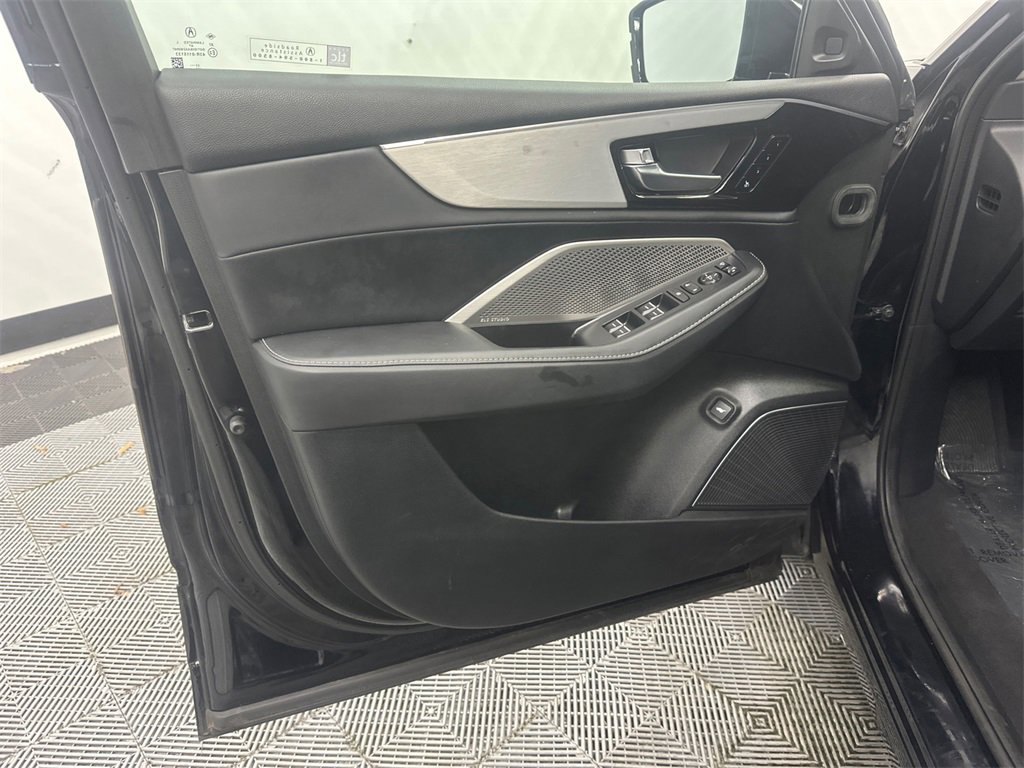 Used 2023 Acura MDX Technology image 11
