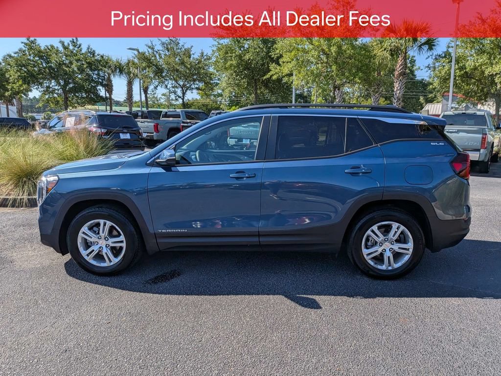 Used 2024 GMC Terrain SLE w/ Driver Convenience Package FWD image 7
