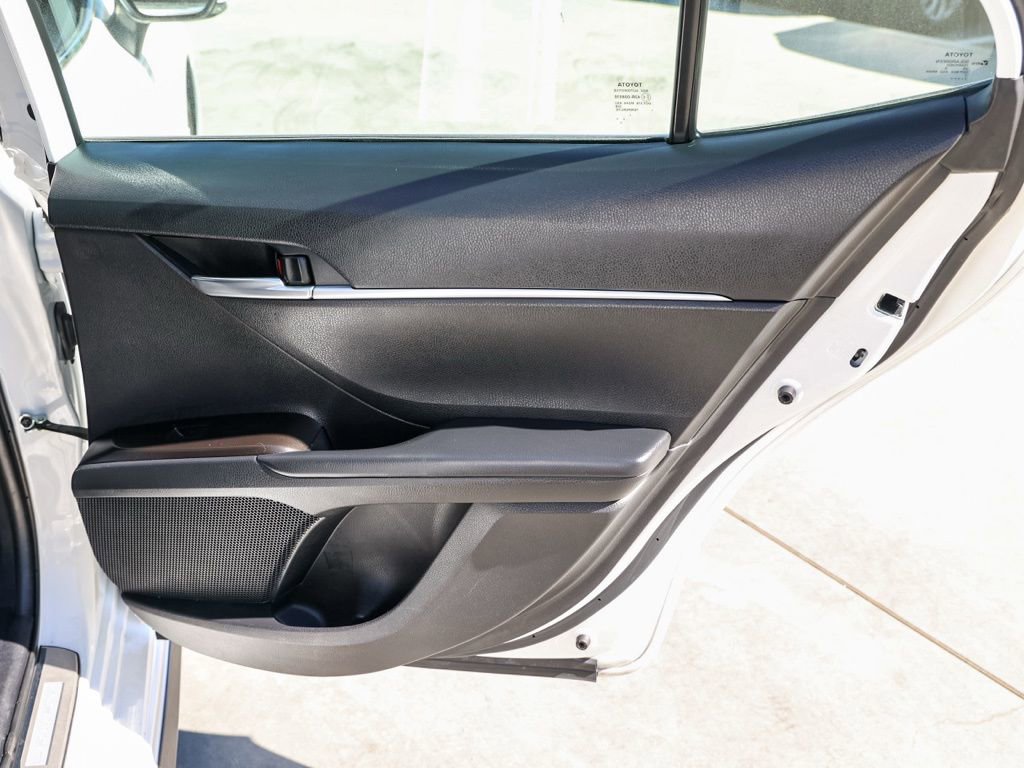 Used 2023 Toyota Camry SE image 18