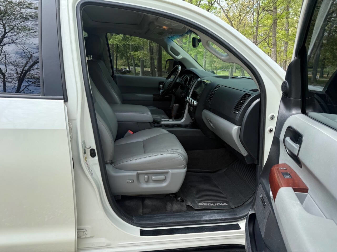 Used 2012 Toyota Sequoia Platinum AWD/4WD image 62