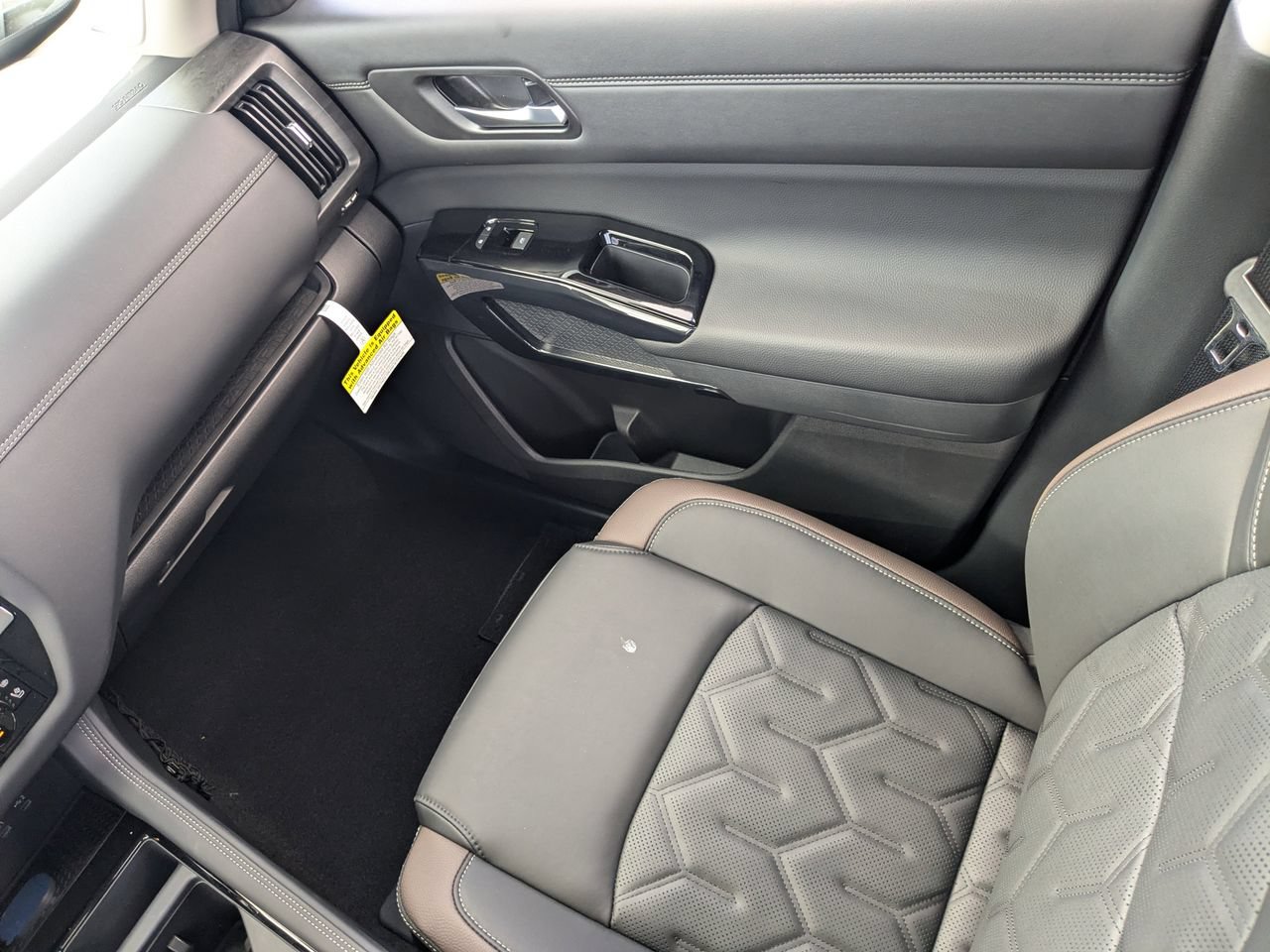 New 2026 Nissan Pathfinder Platinum w/ Cargo Package FWD image 22