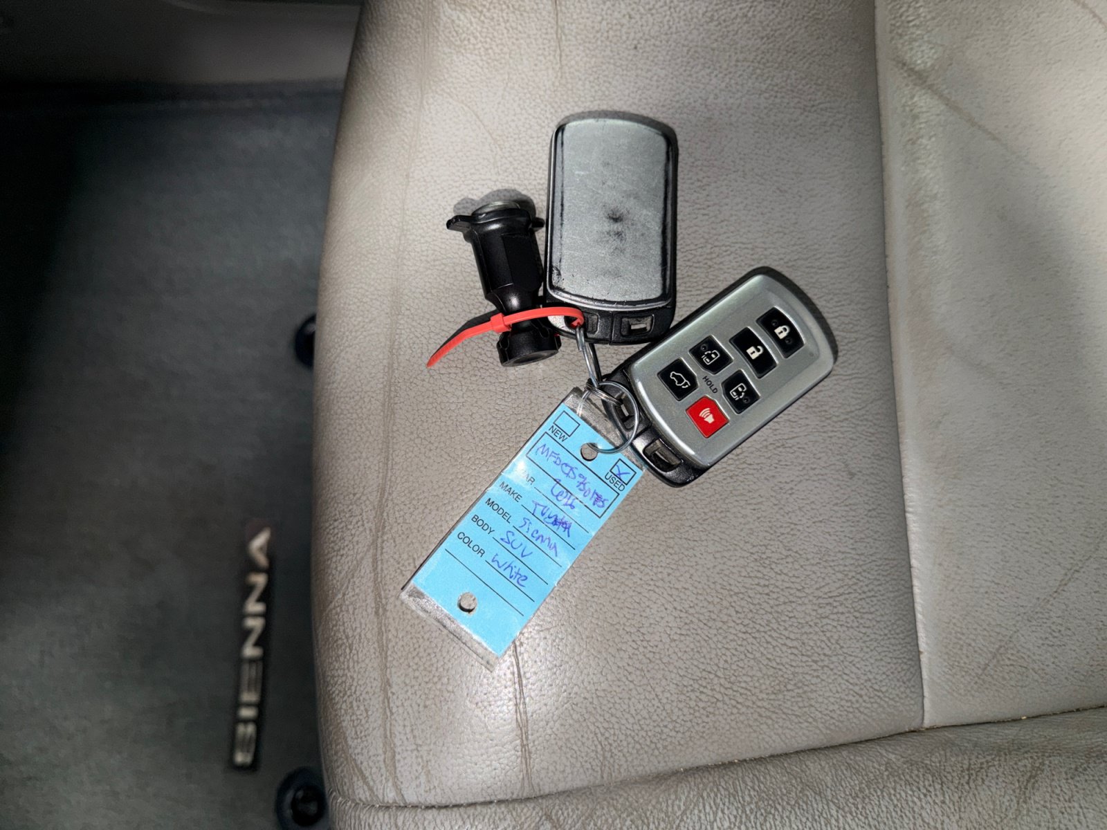 Used 2016 Toyota Sienna XLE FWD image 33