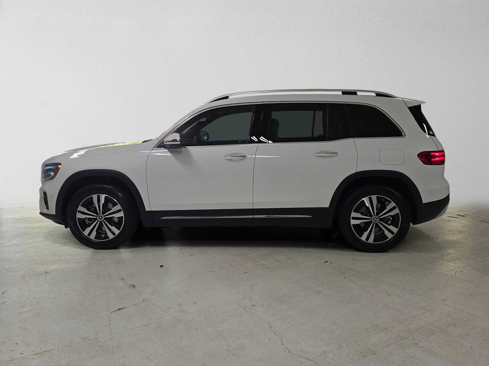 New 2026 Mercedes-Benz GLB 250 4MATIC image 6