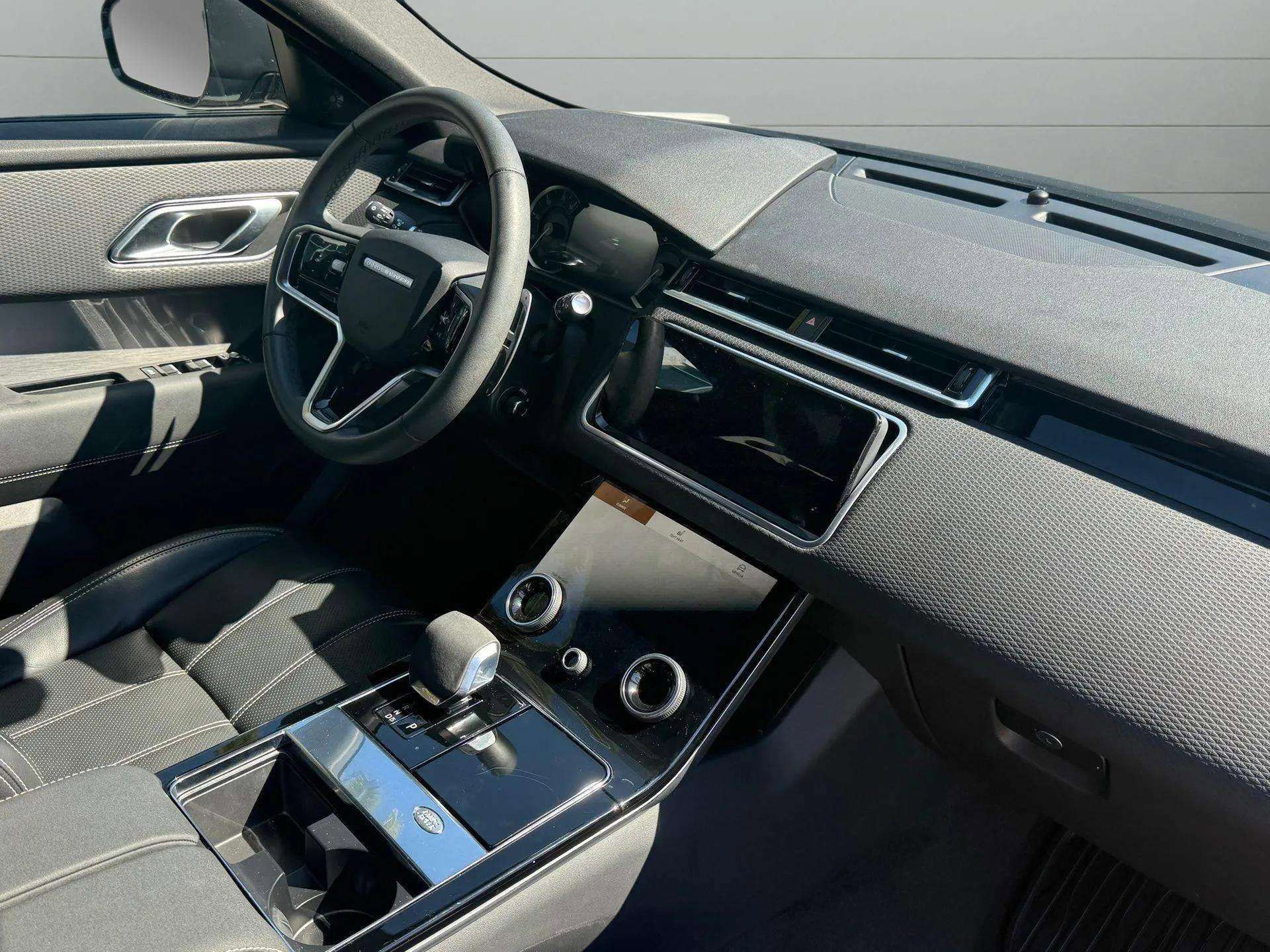 Used 2023 Land Rover Range Rover Velar R-Dynamic S image 2