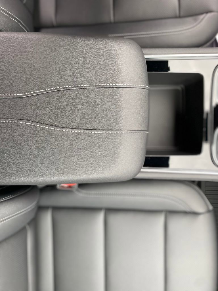 New 2026 Chevrolet Traverse LT w/ LPO, Floor Liner Package image 23