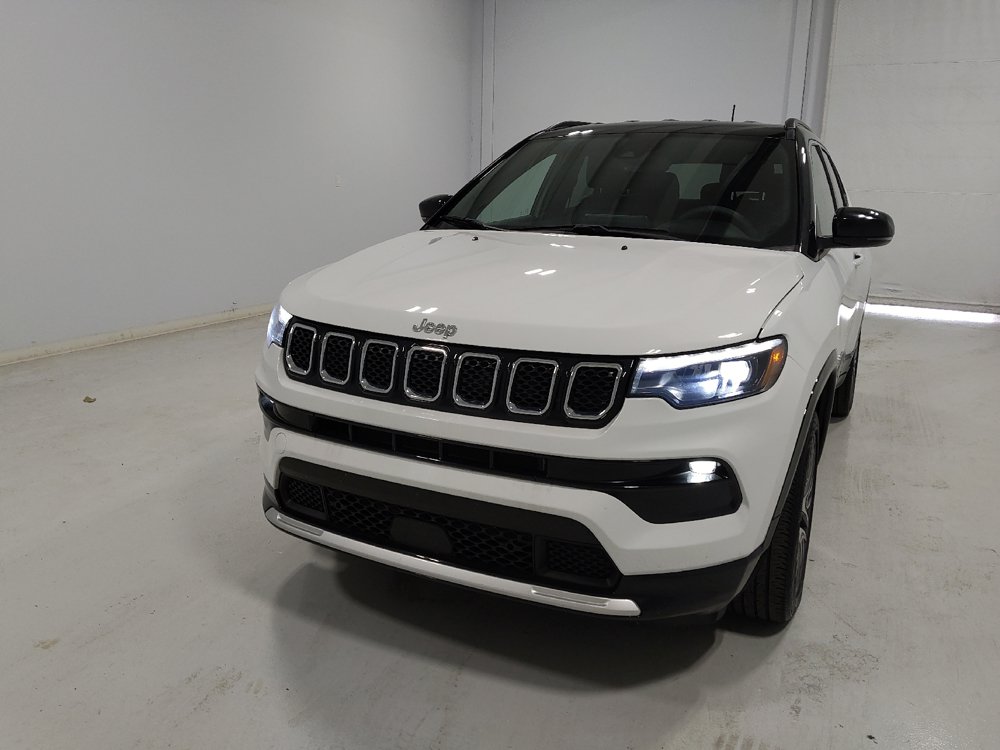Used 2023 Jeep Compass Limited w/ Elite Group AWD/4WD image 15