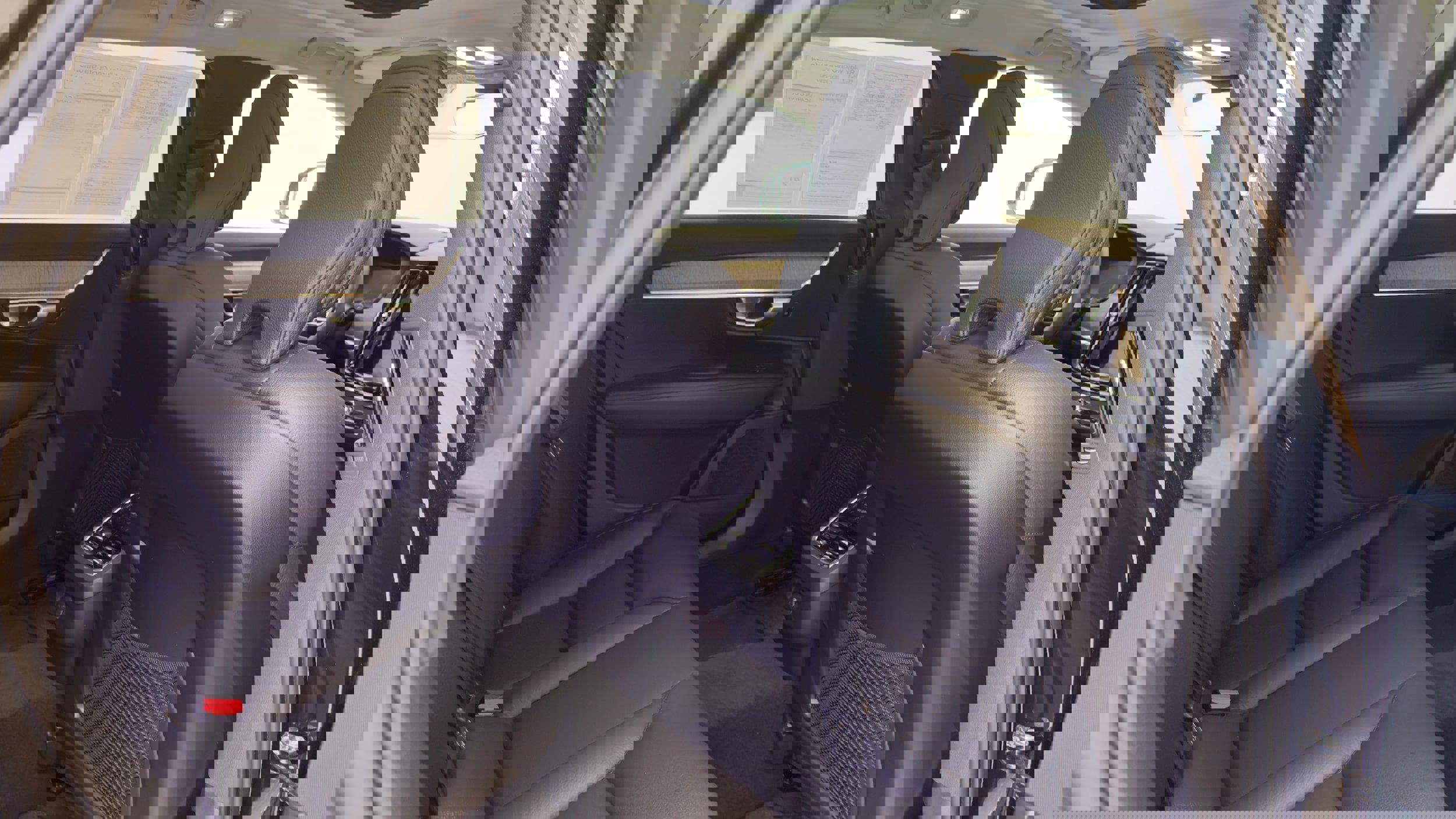 Used 2024 Volvo V90 B6 Cross Country Plus image 14