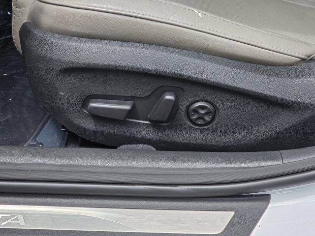 Used 2015 Hyundai Sonata Limited w/ Option Group 05 FWD image 11