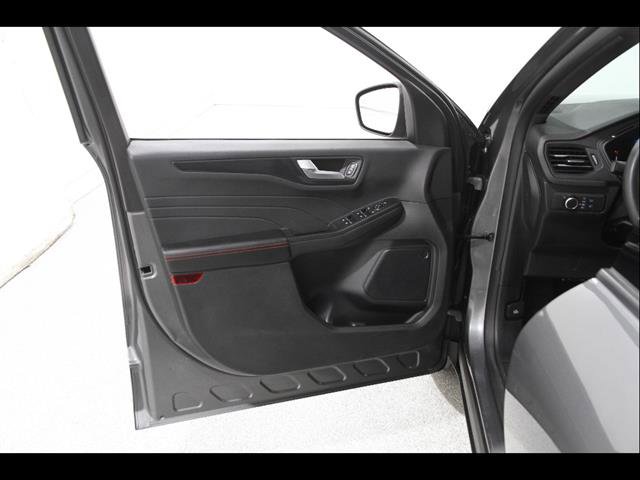 Certified 2025 Ford Escape ST-Line image 4