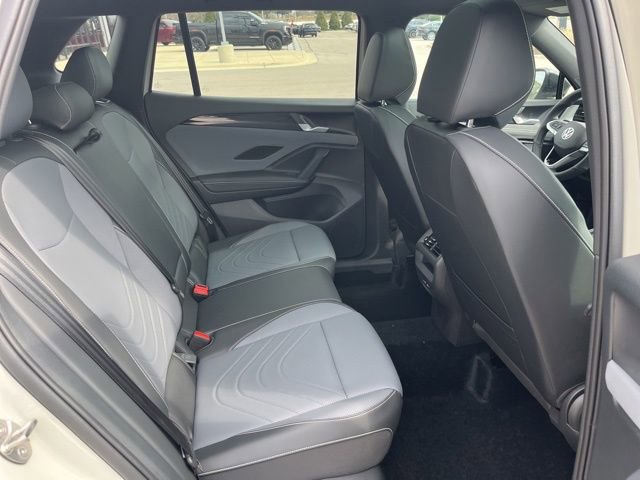 New 2026 Volkswagen Tiguan SE R-Line image 28