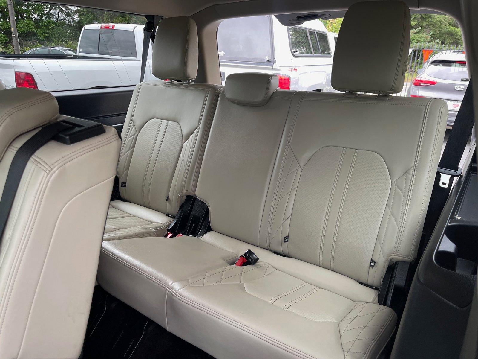 Used 2018 Ford Expedition Max Platinum AWD/4WD image 16