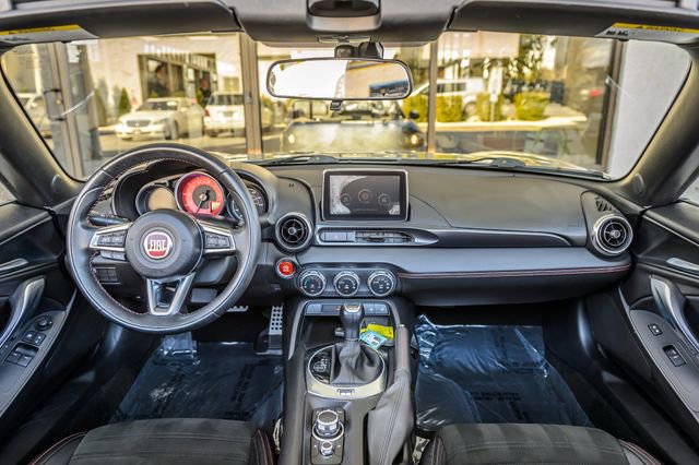 Used 2017 FIAT 124 Spider Abarth image 3