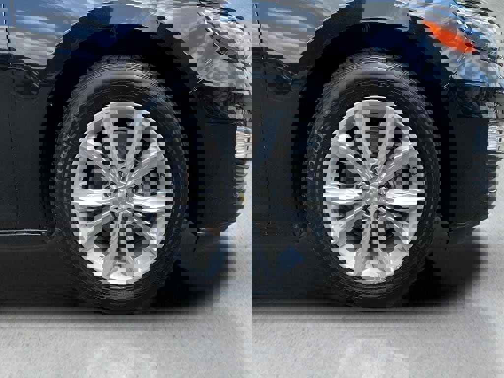 Used 2022 Chevrolet Malibu LT image 36