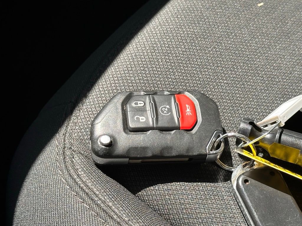 Used 2022 Jeep Gladiator Sport image 32