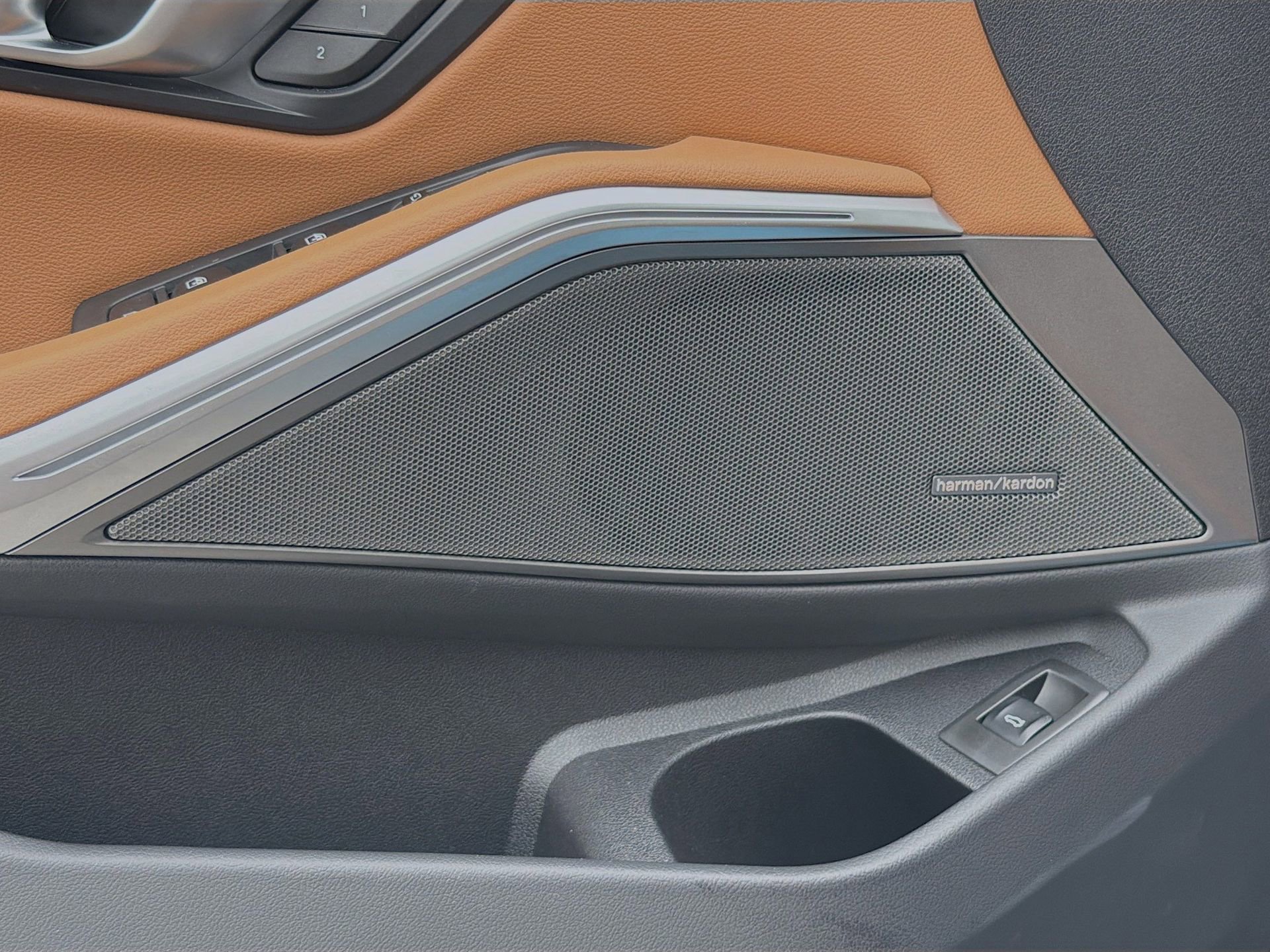 New 2025 BMW 330i xDrive Sedan w/ Convenience Package image 22