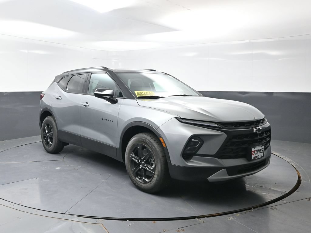 New 2026 Chevrolet Blazer LT w/ Midnight/Sport Edition AWD/4WD image 4