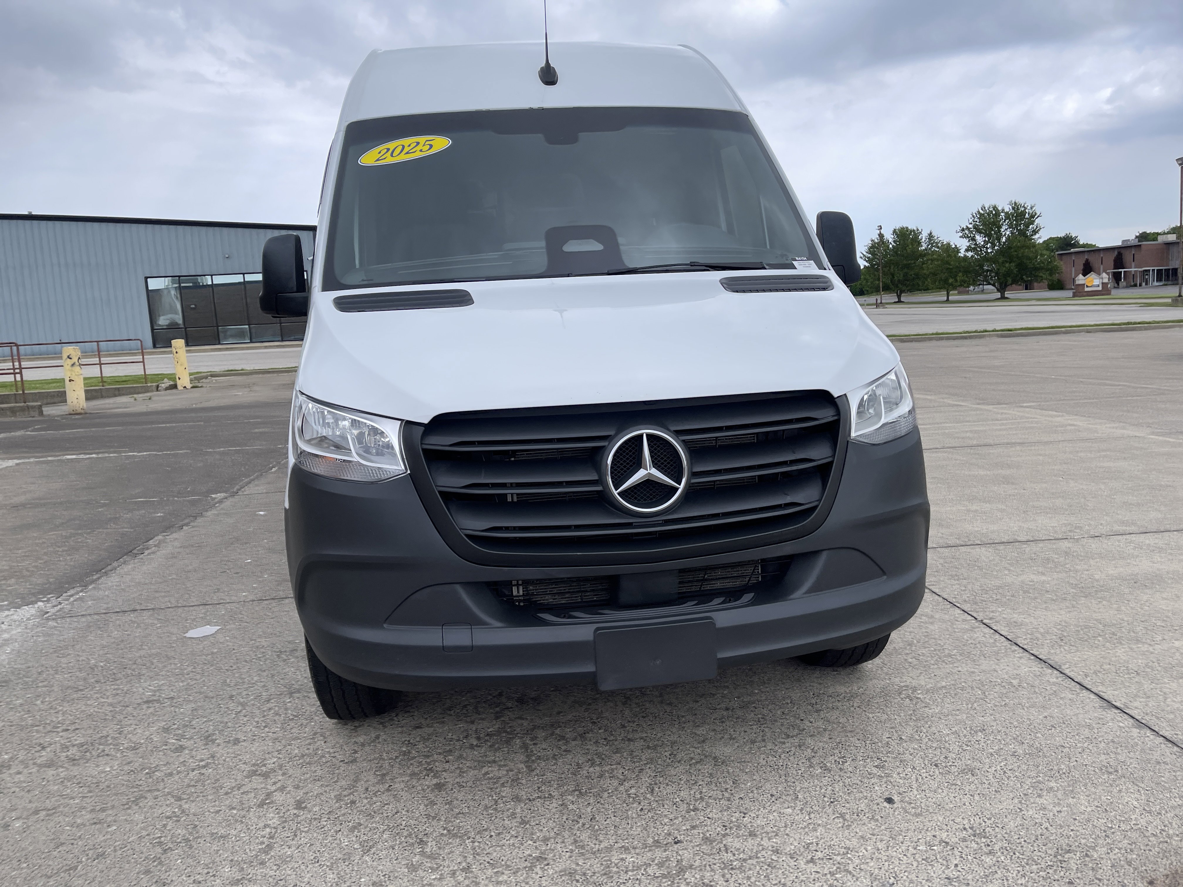 Used 2025 Mercedes-Benz Sprinter 2500 image 7