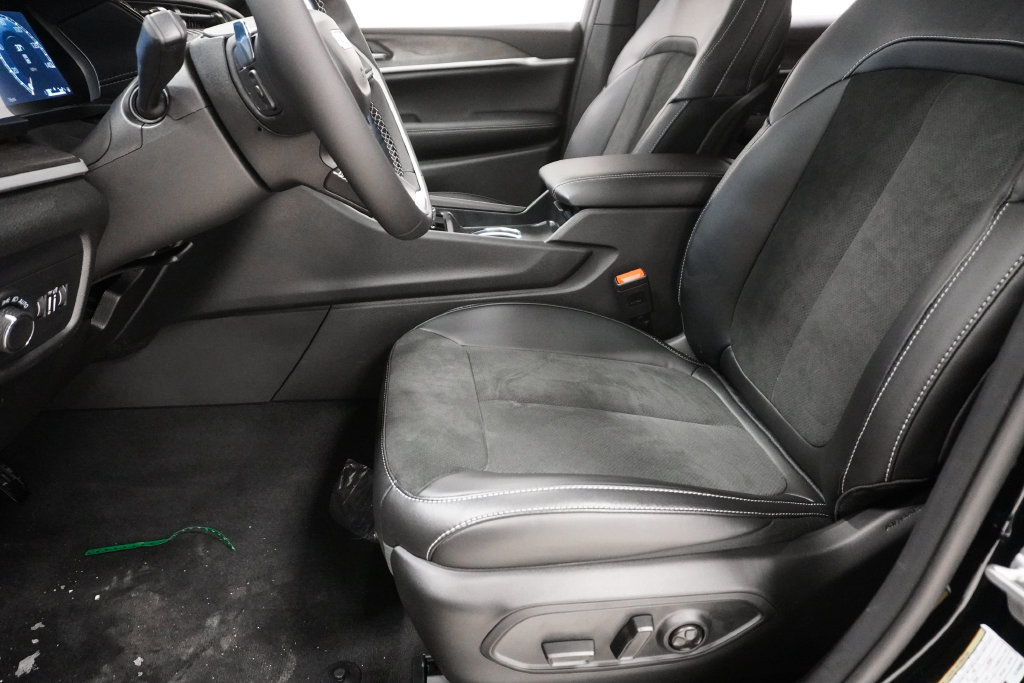 New 2026 Jeep Grand Cherokee Altitude AWD/4WD image 11