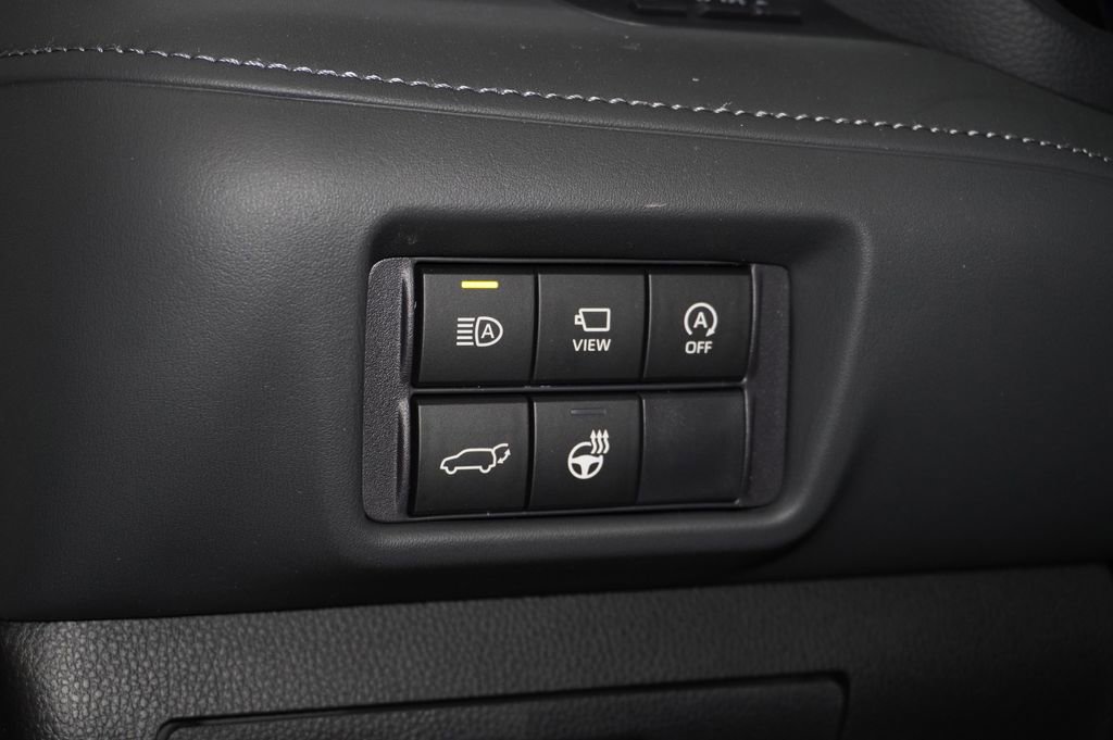 New 2026 Toyota Highlander Platinum image 16