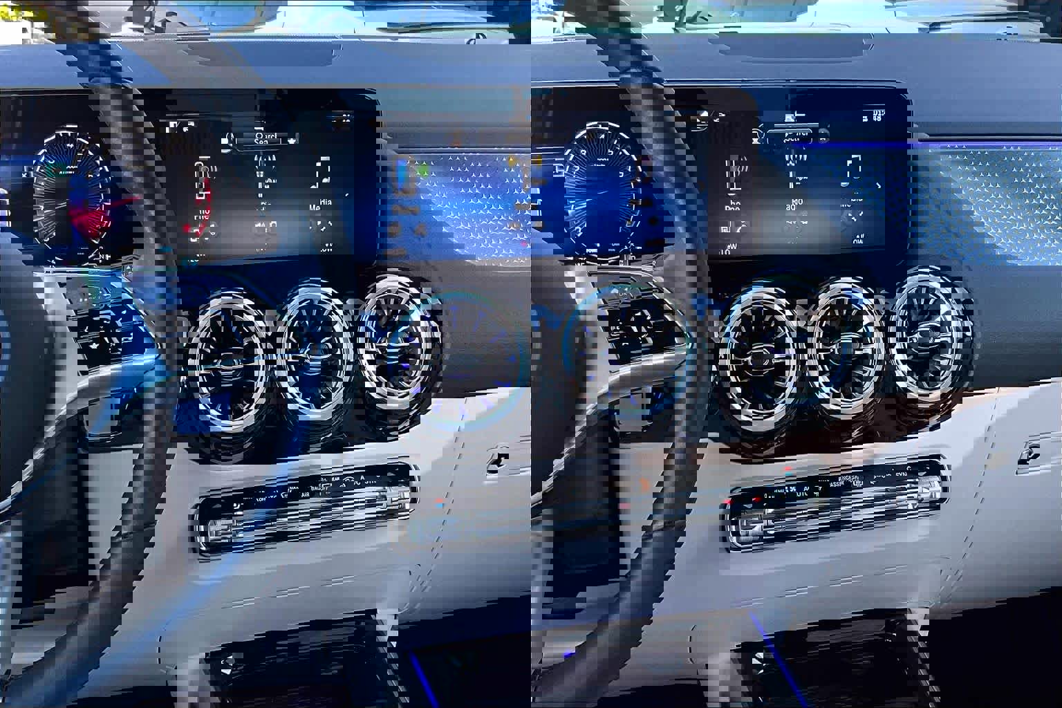 Used 2025 Mercedes-Benz GLA 250 image 6