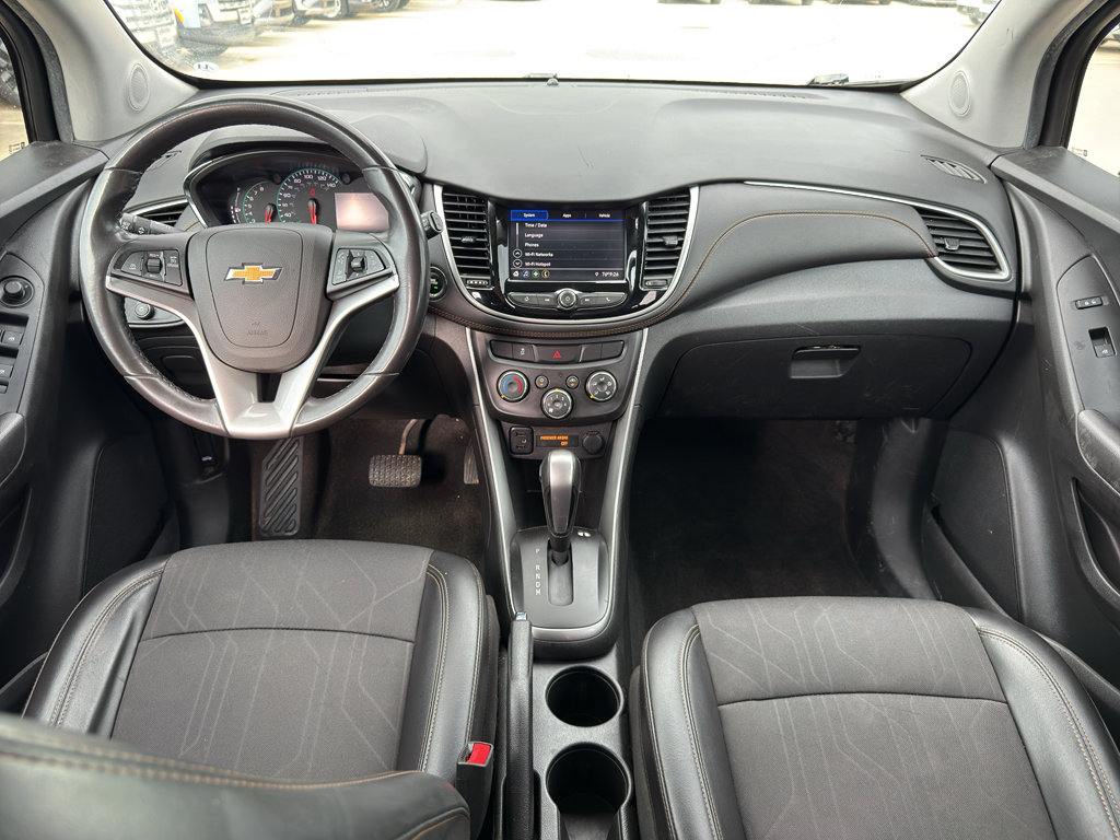 Used 2020 Chevrolet Trax LT w/ LT Convenience Package image 19
