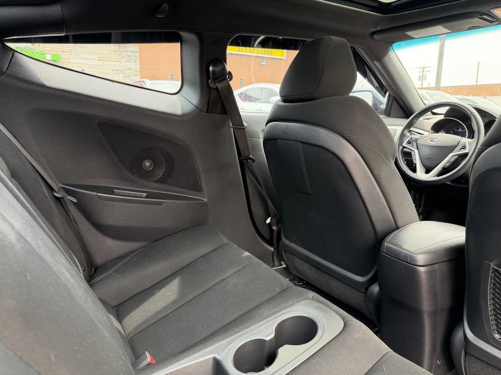 Used 2017 Hyundai Veloster Value Edition FWD image 21