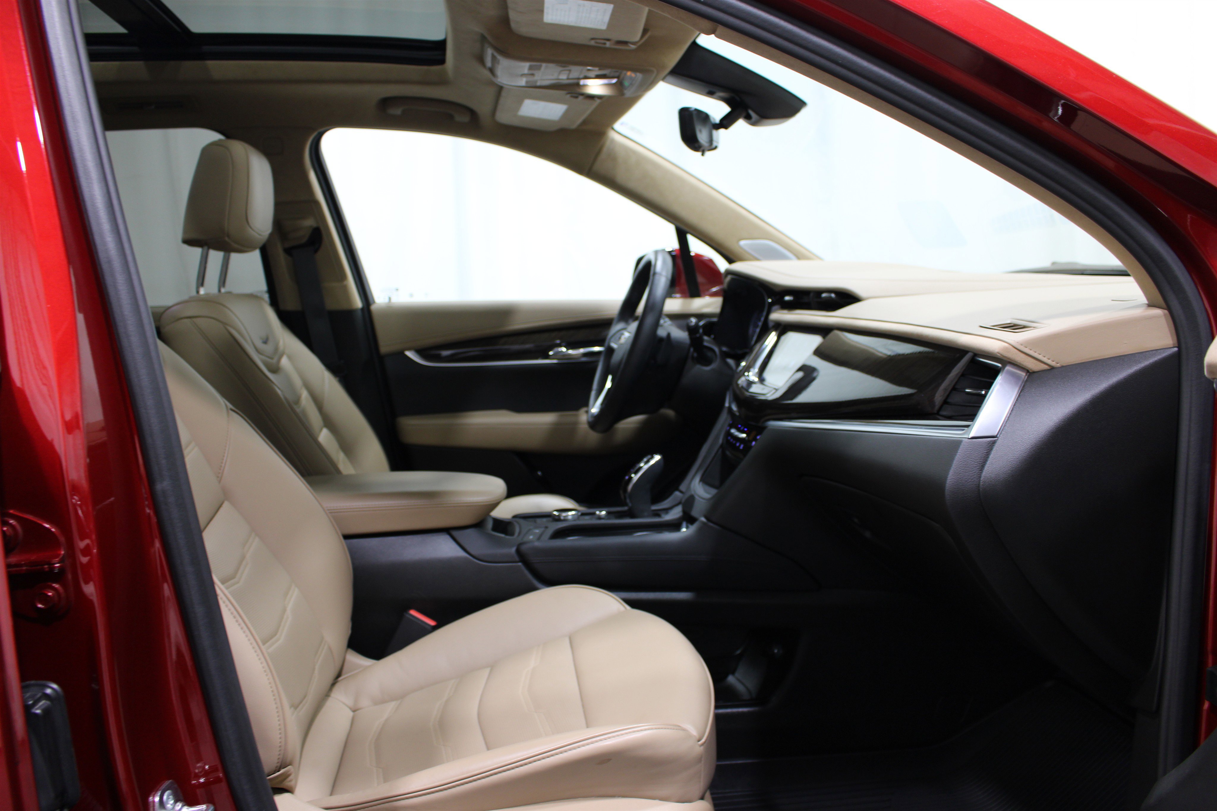 Certified 2025 Cadillac XT6 Premium Luxury w/ Platinum Package image 30