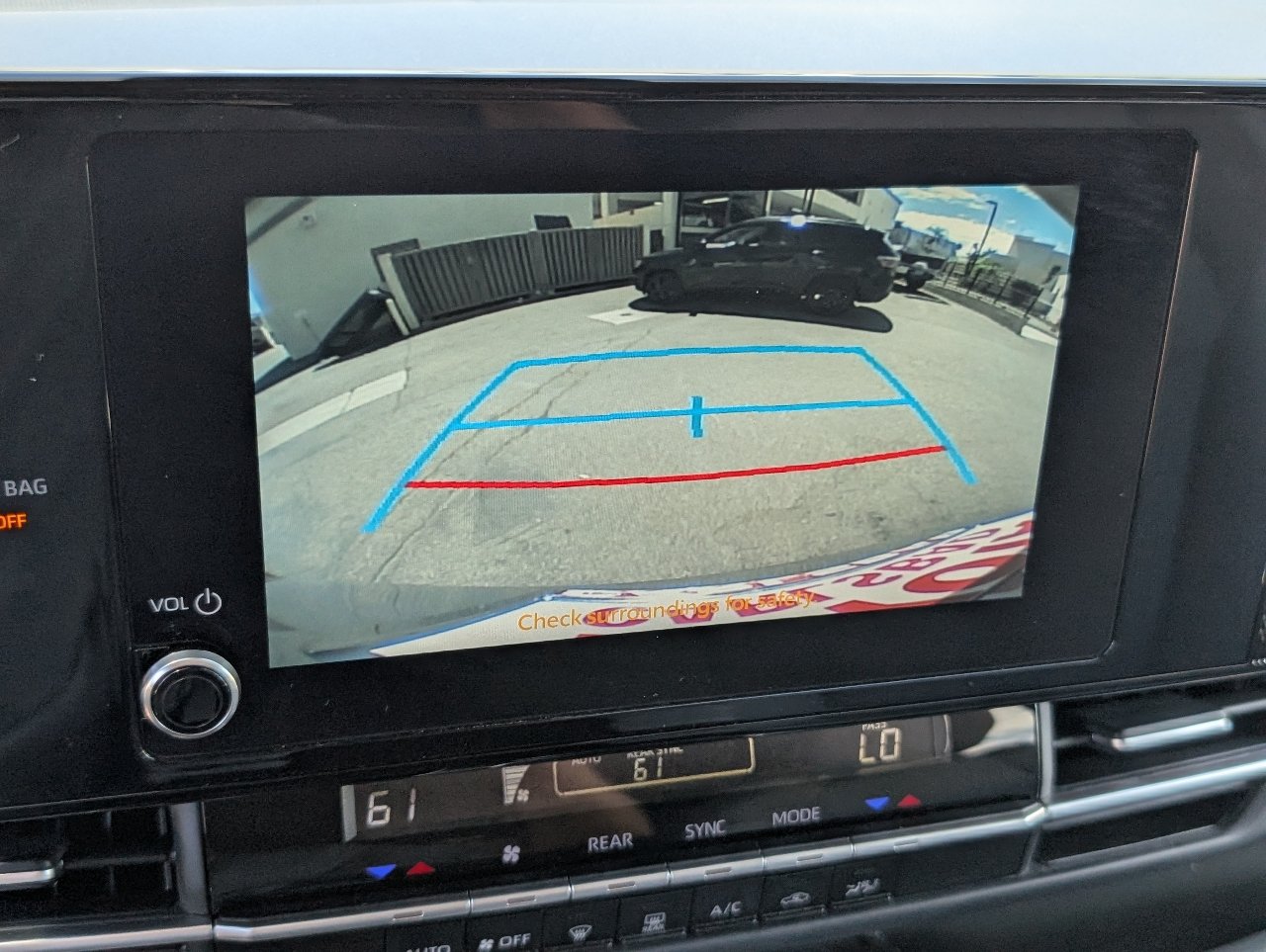 Used 2025 Toyota Sienna LE FWD image 7