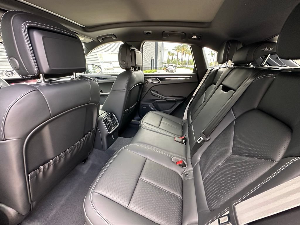 Used 2026 Porsche Macan S AWD/4WD image 38
