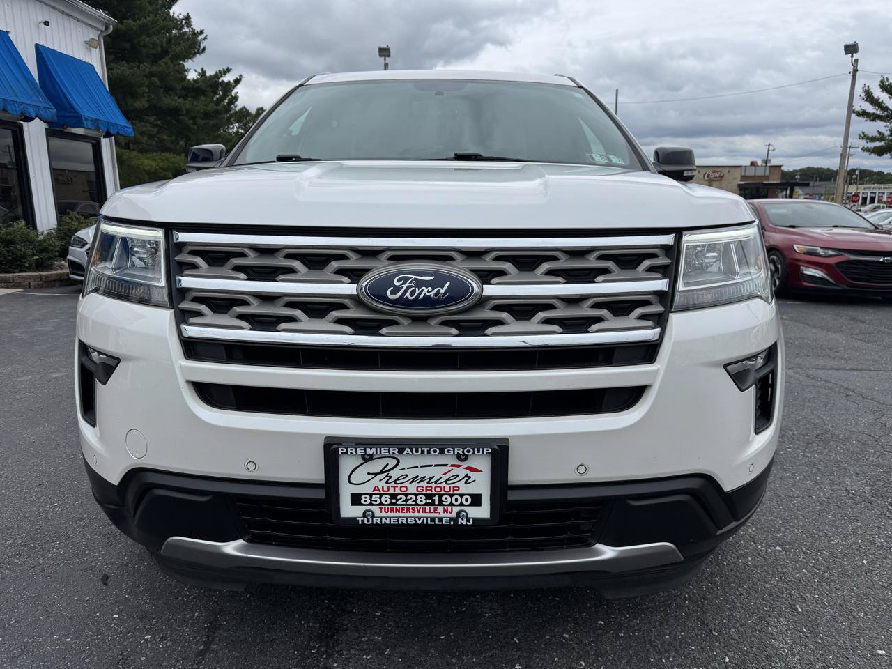 Used 2018 Ford Explorer XLT w/ Equipment Group 202A AWD/4WD image 2