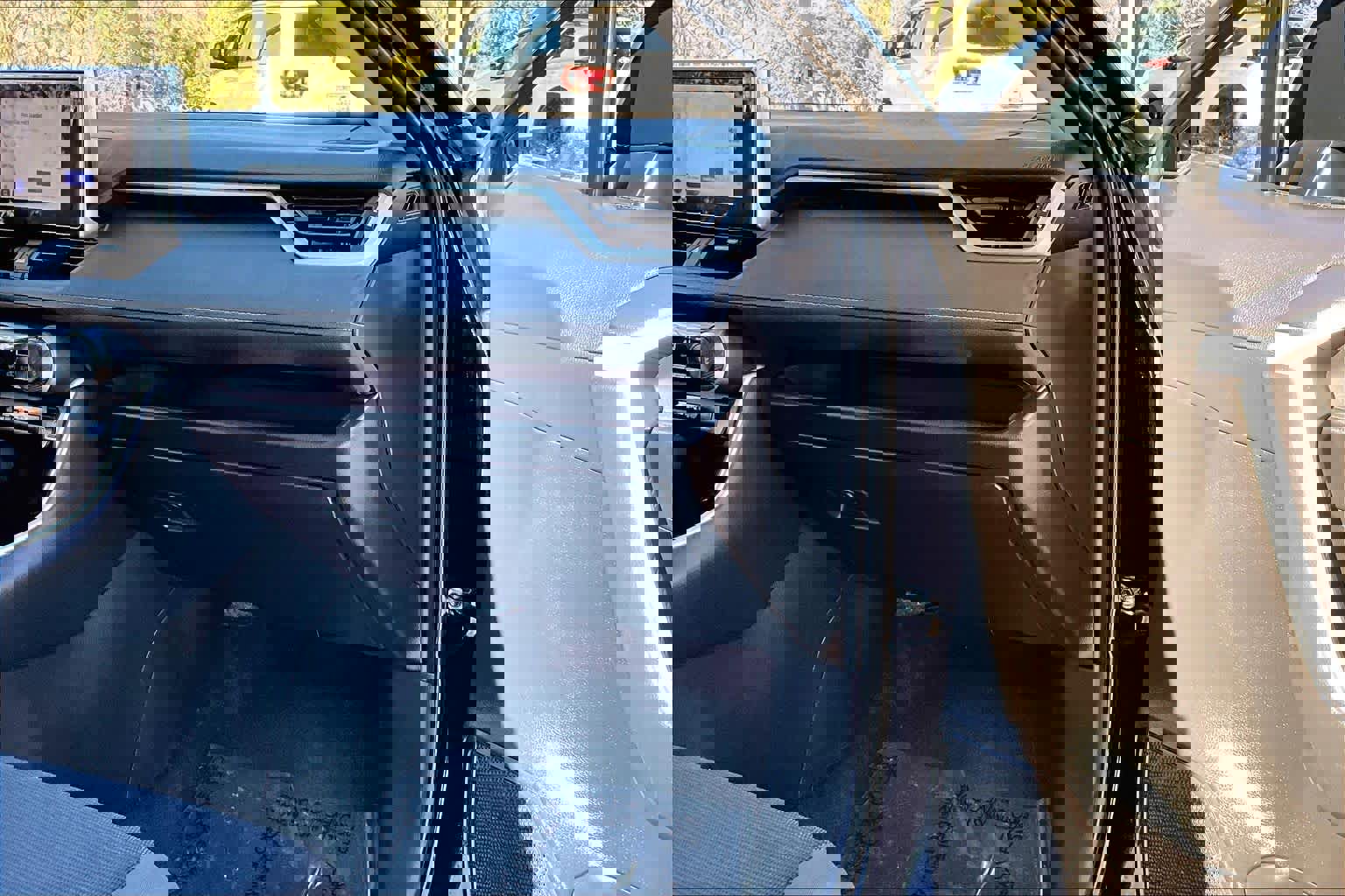 Used 2023 Toyota RAV4 LE image 18