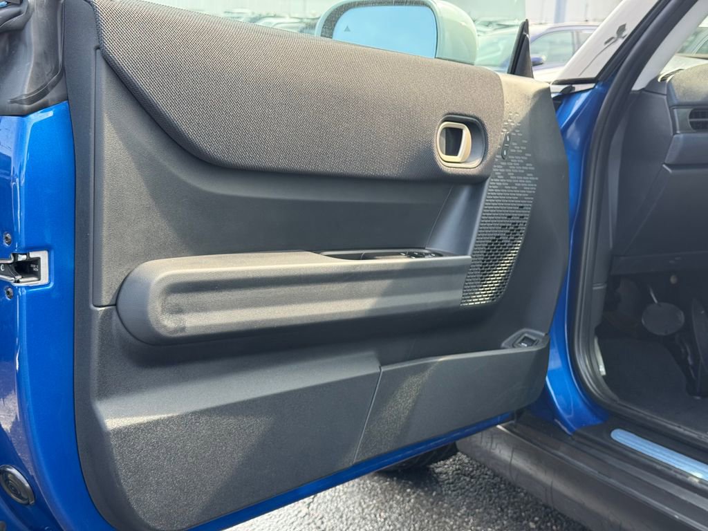 Certified 2025 MINI Cooper 2-Door Hardtop image 19