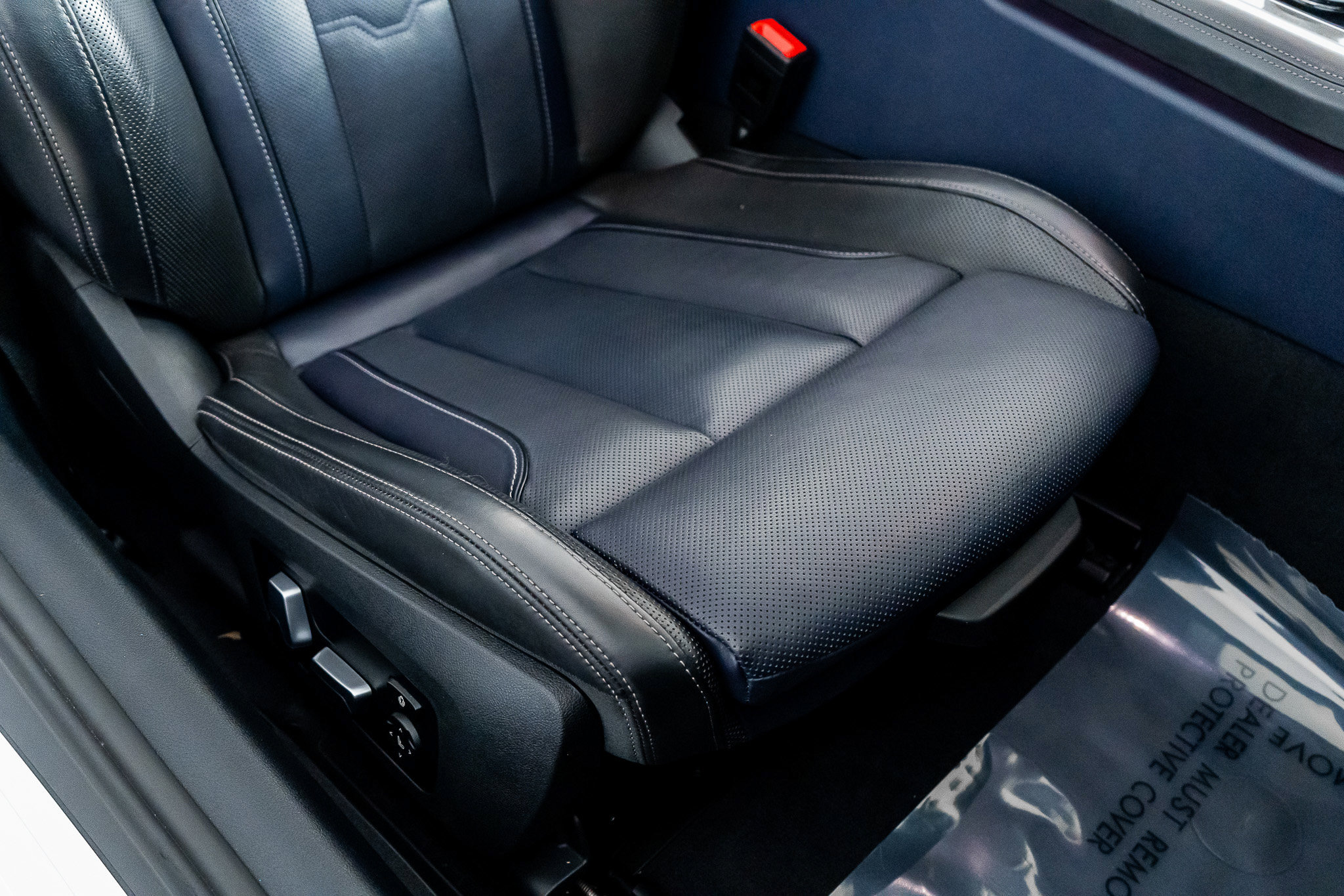 Used 2023 BMW M850i xDrive Convertible image 30