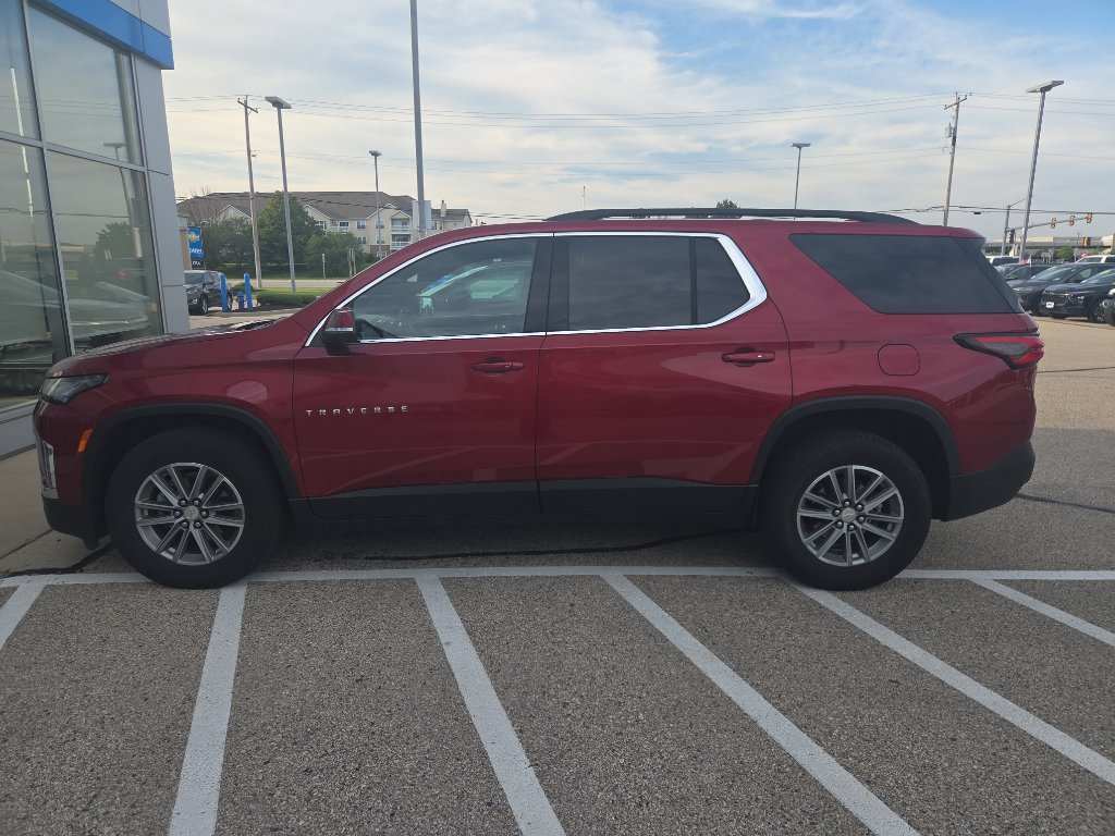 Used 2023 Chevrolet Traverse LT w/ LPO, Floor Liner Package AWD/4WD image 2