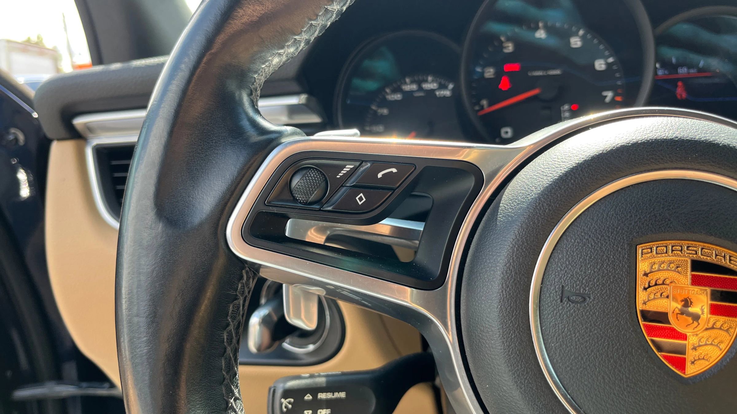 Used 2018 Porsche Macan Sport Edition AWD/4WD image 24