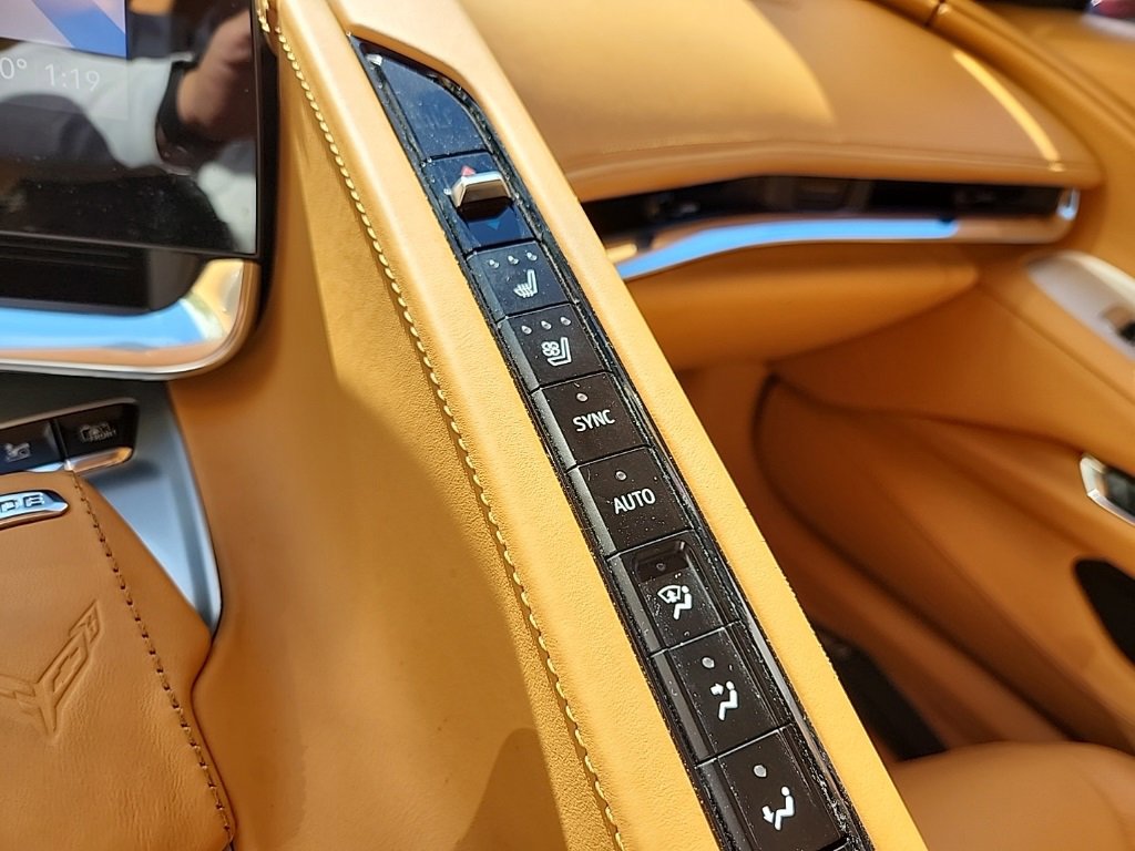 Used 2020 Chevrolet Corvette Stingray Premium Cpe w/ 3LT Preferred Equipment Group image 29