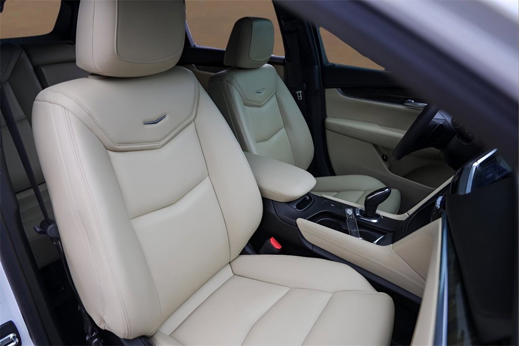 Used 2017 Cadillac XT5 FWD image 31