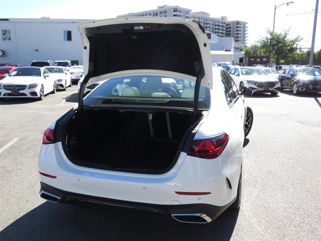 Used 2025 Mercedes-Benz E 350 4MATIC Sedan image 30