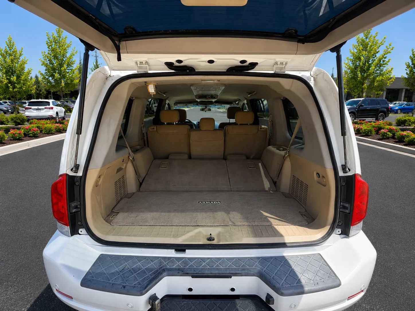 Used 2009 Nissan Armada SE RWD image 11