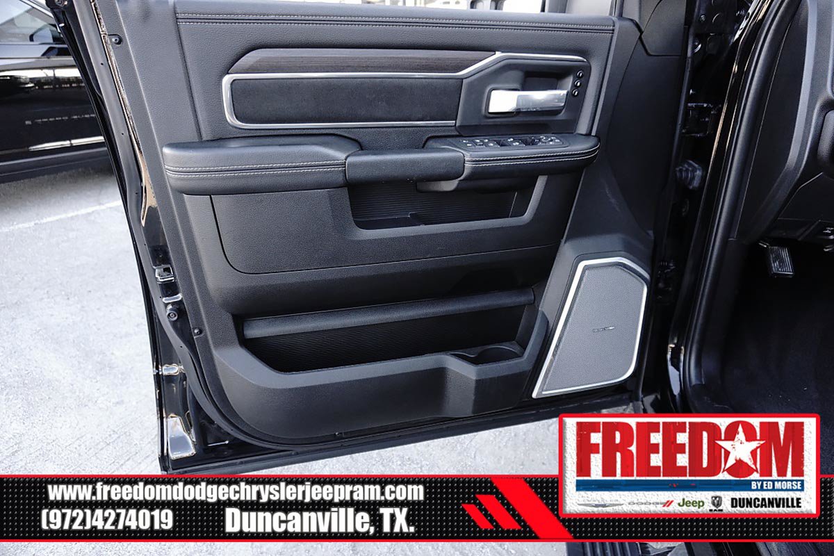 Used 2025 RAM 3500 Laramie AWD/4WD image 40