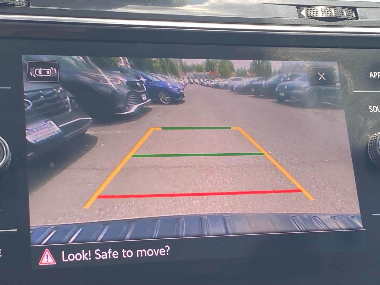 Certified 2023 Volkswagen Tiguan SE w/ Panoramic Sunroof Package FWD image 15