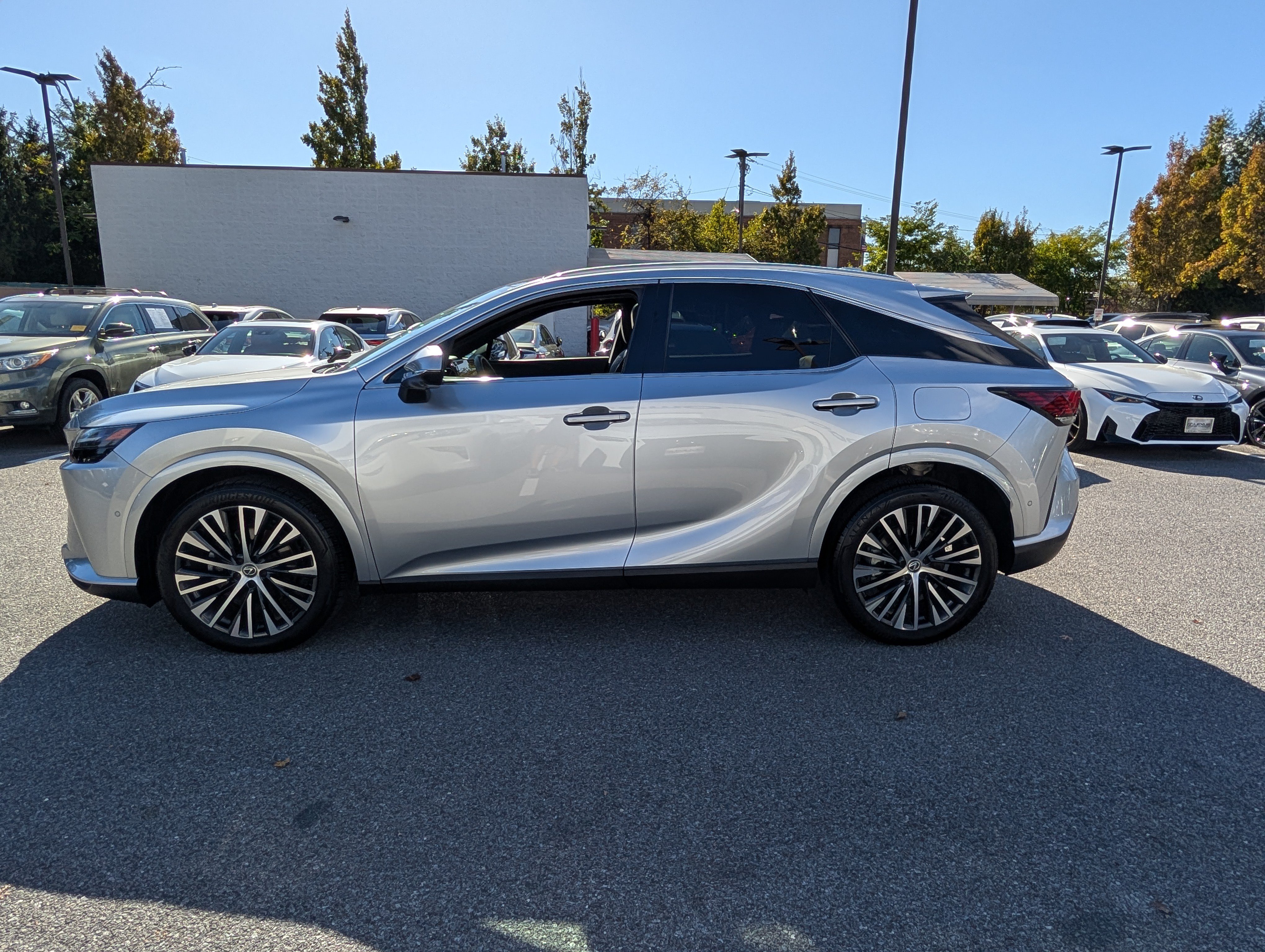 Used 2025 Lexus RX 350 w/ Convenience Package AWD/4WD image 6