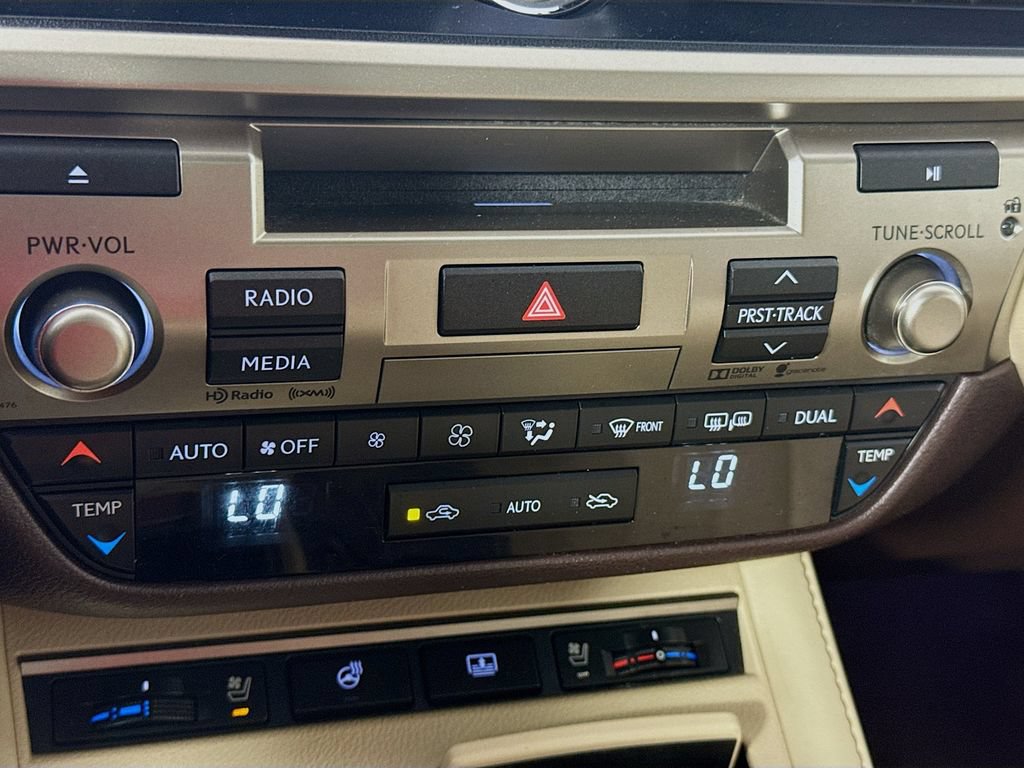 Used 2016 Lexus ES 350 w/ Luxury Package w/Wood Trim FWD image 15