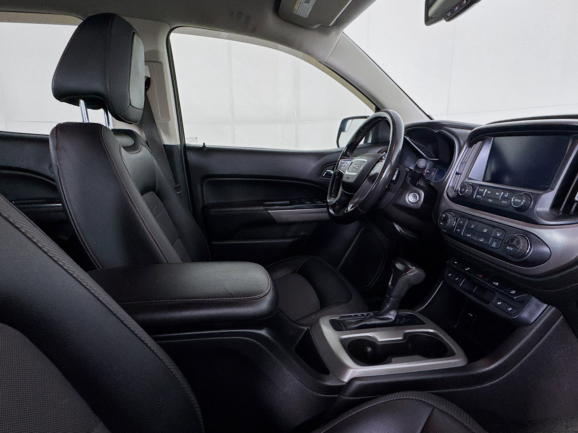 Used 2017 GMC Canyon SLE w/ All Terrain X Package image 27