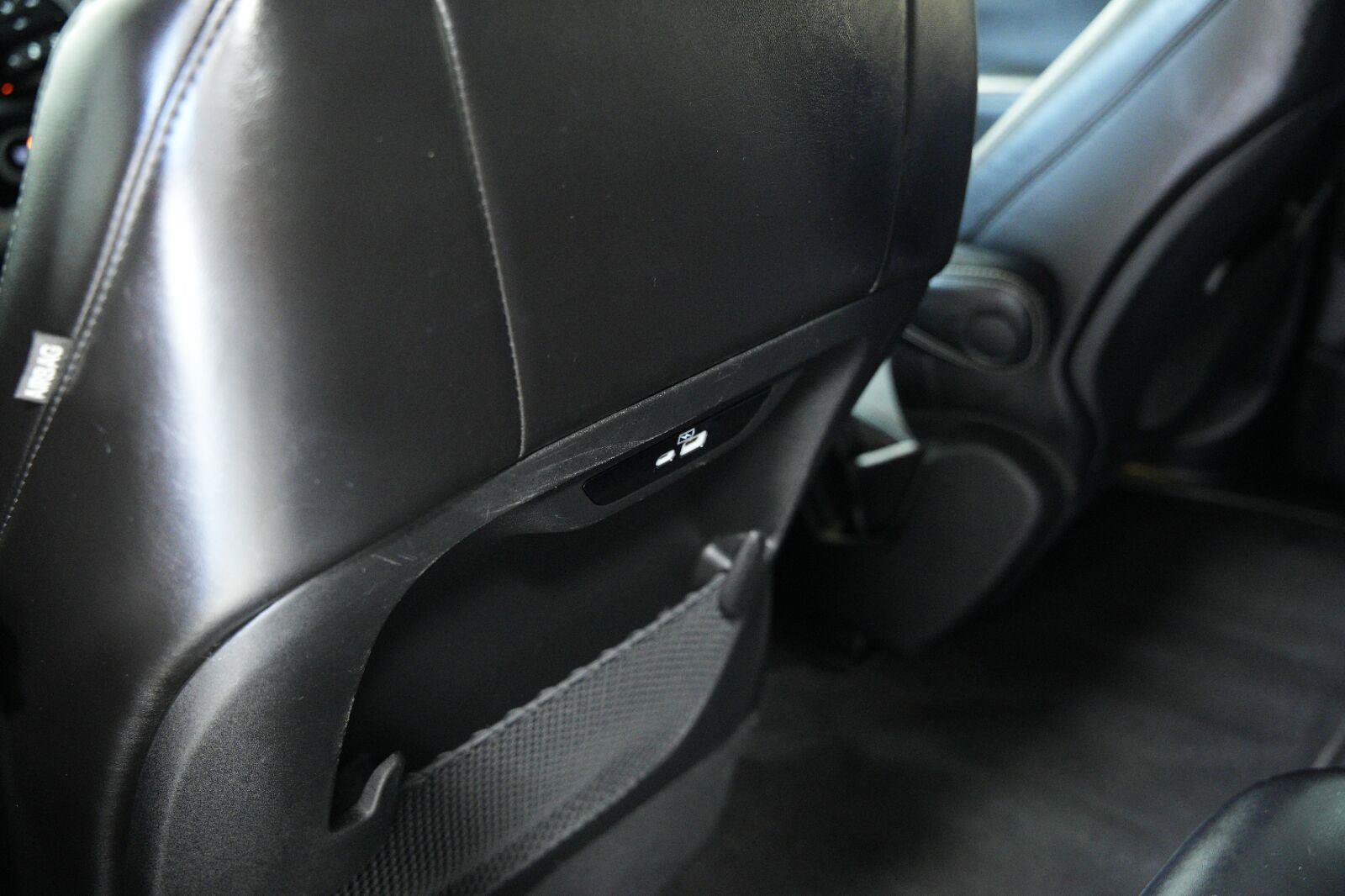 Used 2024 Chrysler Pacifica Limited FWD image 30