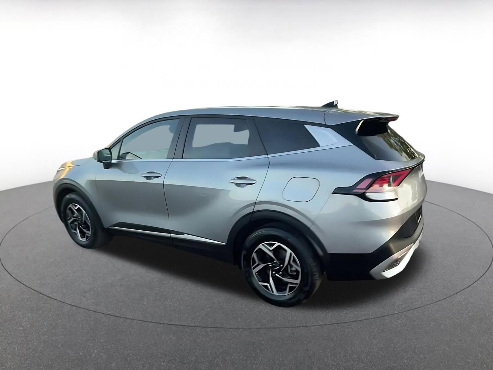 Used 2025 Kia Sportage LX FWD image 10